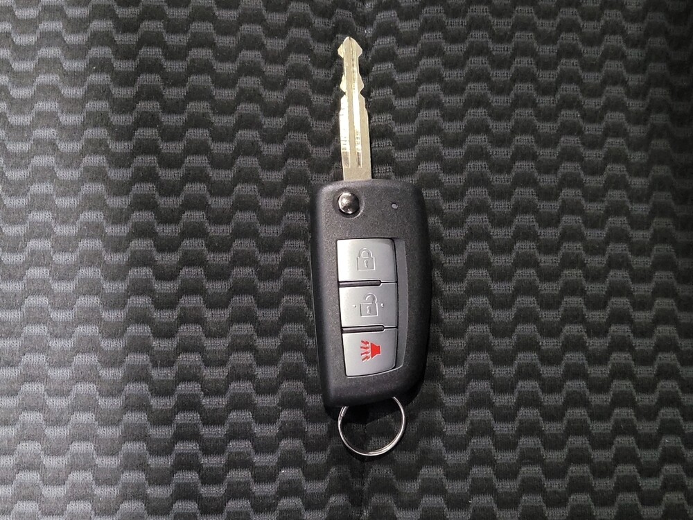 2018 Nissan Rogue Sport in Kissimmee, FL 34744 - 18072248 32