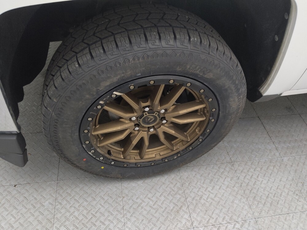 2017 Chevrolet Silverado 1500 in St. Louis, MO 63125 - 18072338 31