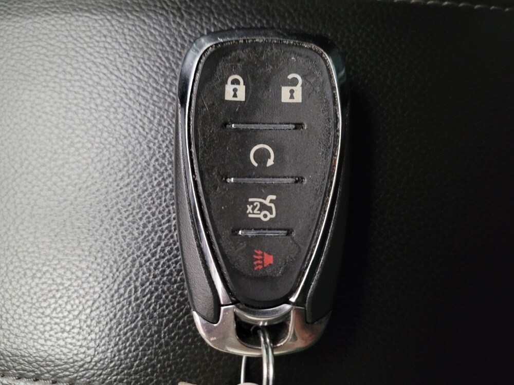 2017 Chevrolet Cruze in Downey, CA 90241 - 18072340 32