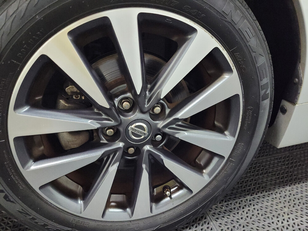 2017 Nissan Altima in Charlotte, NC 28213 - 18072363 31