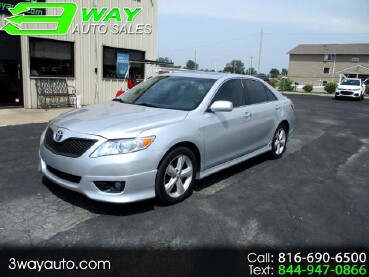 2011 Toyota Camry in Oak Grove, MO 64075