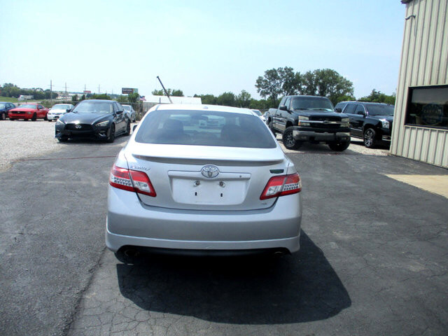 2011 Toyota Camry in Oak Grove, MO 64075 - 18072388 6