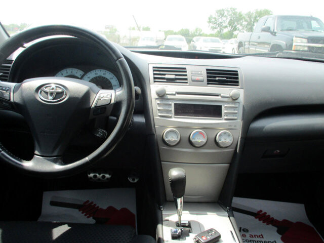 2011 Toyota Camry in Oak Grove, MO 64075 - 18072388 11