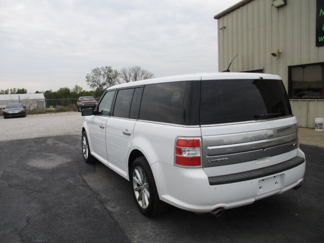 2015 Ford Flex in Oak Grove, MO 64075 - 18072391 7