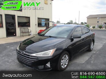 2020 Hyundai Elantra in Oak Grove, MO 64075