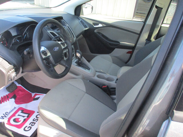 2012 Ford Focus in Oak Grove, MO 64075 - 18072400 9