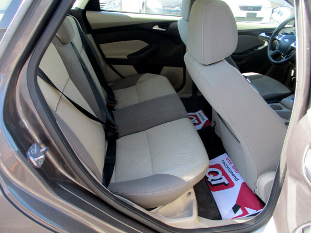 2012 Ford Focus in Oak Grove, MO 64075 - 18072400 21