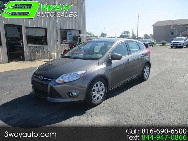 2012 Ford Focus in Oak Grove, MO 64075 - 18072400 13