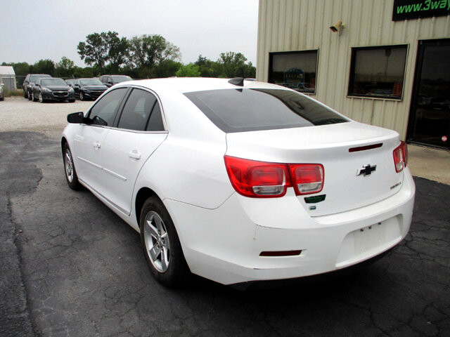 2015 Chevrolet Malibu in Oak Grove, MO 64075 - 18072402 7