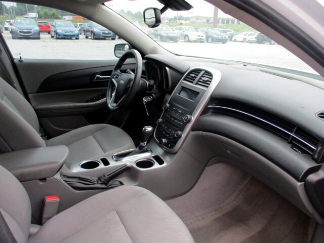 2015 Chevrolet Malibu in Oak Grove, MO 64075 - 18072402 10