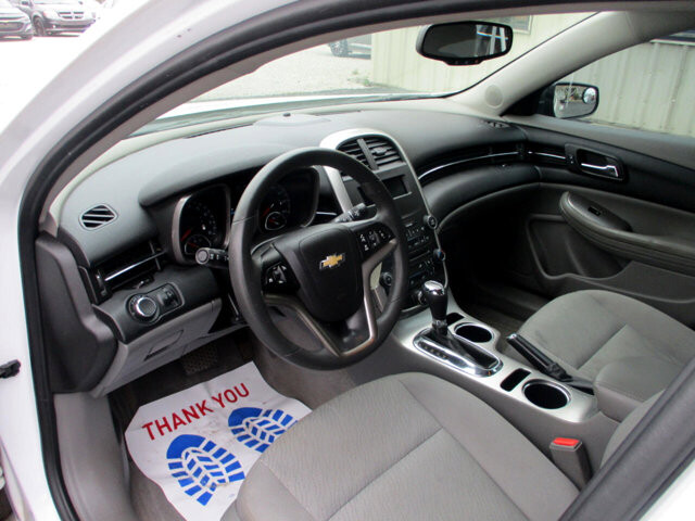 2015 Chevrolet Malibu in Oak Grove, MO 64075 - 18072402 9