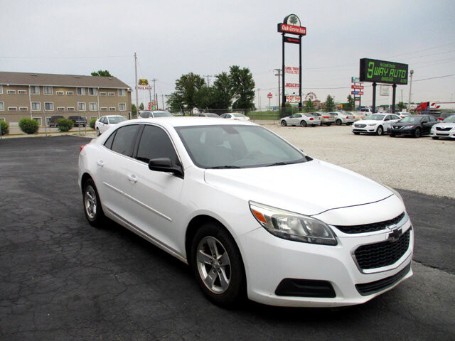 2015 Chevrolet Malibu in Oak Grove, MO 64075 - 18072402 3