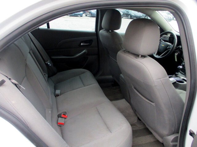 2015 Chevrolet Malibu in Oak Grove, MO 64075 - 18072402 12