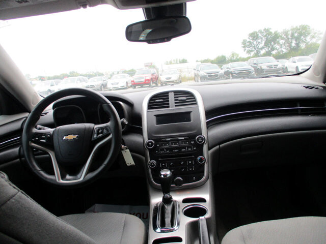 2015 Chevrolet Malibu in Oak Grove, MO 64075 - 18072402 11