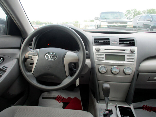 2011 Toyota Camry in Oak Grove, MO 64075 - 18072404 12