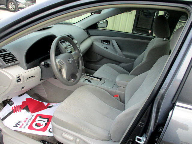 2011 Toyota Camry in Oak Grove, MO 64075 - 18072404 9