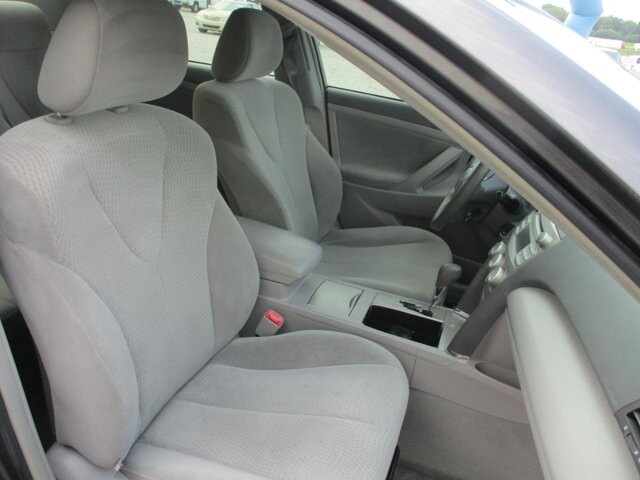 2011 Toyota Camry in Oak Grove, MO 64075 - 18072404 10
