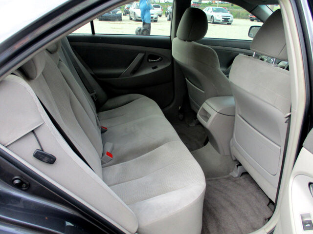 2011 Toyota Camry in Oak Grove, MO 64075 - 18072404 11