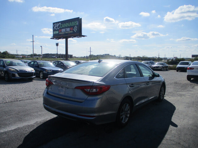 2016 Hyundai Sonata in Oak Grove, MO 64075 - 18072405 5