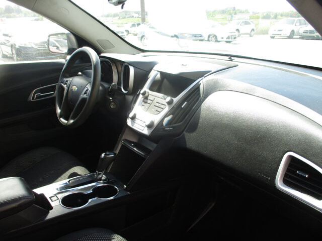 2017 Chevrolet Equinox in Oak Grove, MO 64075 - 18072407 10