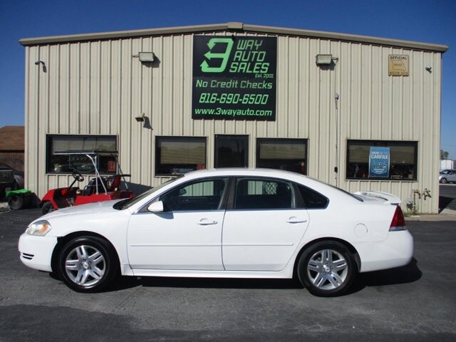 2012 Chevrolet Impala in Oak Grove, MO 64075 - 18072408 8