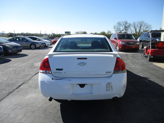 2012 Chevrolet Impala in Oak Grove, MO 64075 - 18072408 6