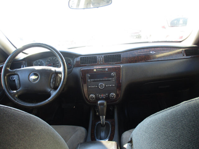 2012 Chevrolet Impala in Oak Grove, MO 64075 - 18072408 11