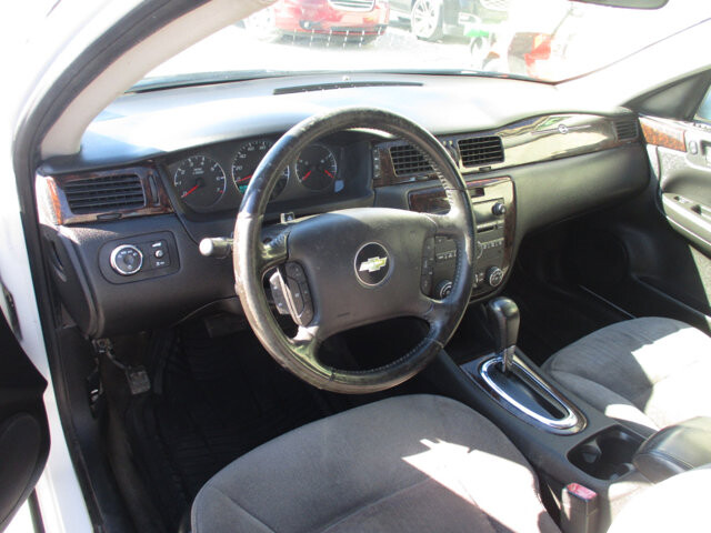 2012 Chevrolet Impala in Oak Grove, MO 64075 - 18072408 9