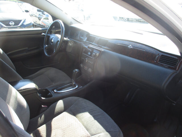 2012 Chevrolet Impala in Oak Grove, MO 64075 - 18072408 10