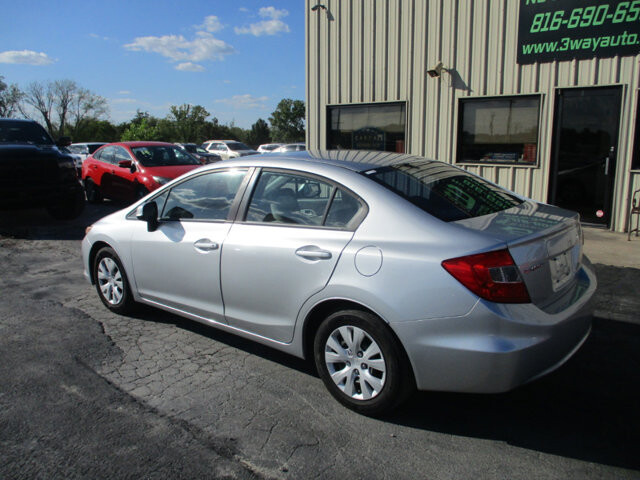 2012 Honda Civic in Oak Grove, MO 64075 - 18072410 7