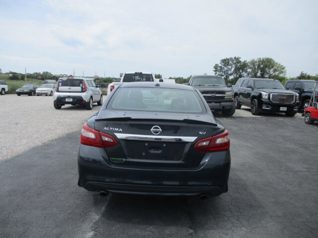 2018 Nissan Altima in Oak Grove, MO 64075 - 18072411 6