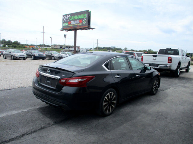 2018 Nissan Altima in Oak Grove, MO 64075 - 18072411 5