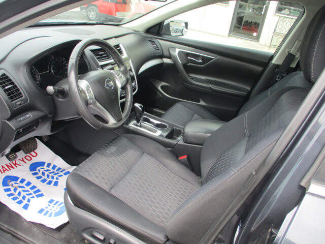 2018 Nissan Altima in Oak Grove, MO 64075 - 18072411 9