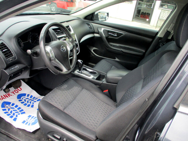 2018 Nissan Altima in Oak Grove, MO 64075 - 18072411 9