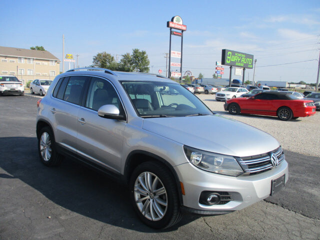 2013 Volkswagen Tiguan in Oak Grove, MO 64075 - 18072413 3