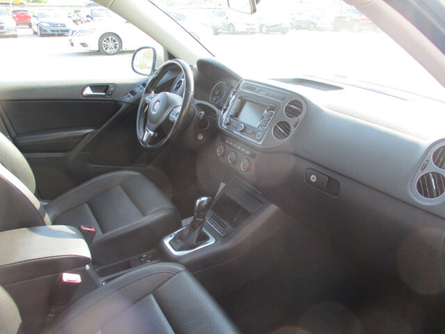 2013 Volkswagen Tiguan in Oak Grove, MO 64075 - 18072413 9