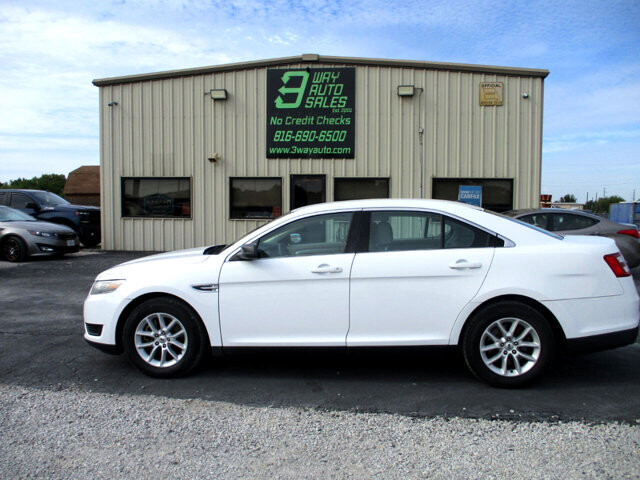 2015 Ford Taurus in Oak Grove, MO 64075 - 18072415 8