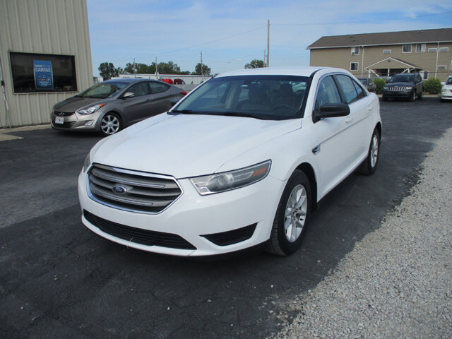 2015 Ford Taurus in Oak Grove, MO 64075 - 18072415