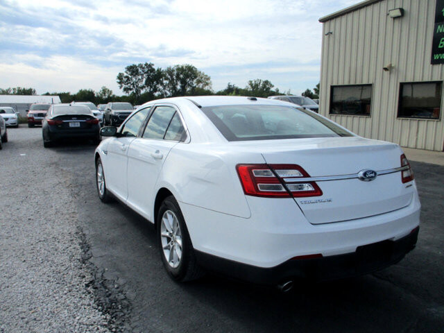 2015 Ford Taurus in Oak Grove, MO 64075 - 18072415 7