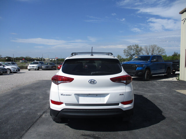 2017 Hyundai Tucson in Oak Grove, MO 64075 - 18072417 7