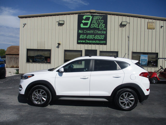 2017 Hyundai Tucson in Oak Grove, MO 64075 - 18072417 9