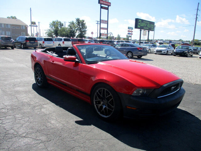 2013 Ford Mustang in Oak Grove, MO 64075 - 18072423 7