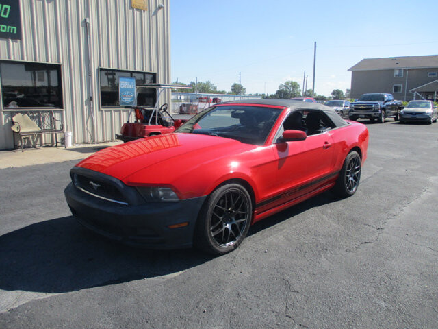 2013 Ford Mustang in Oak Grove, MO 64075 - 18072423