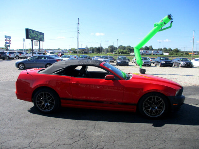2013 Ford Mustang in Oak Grove, MO 64075 - 18072423 6