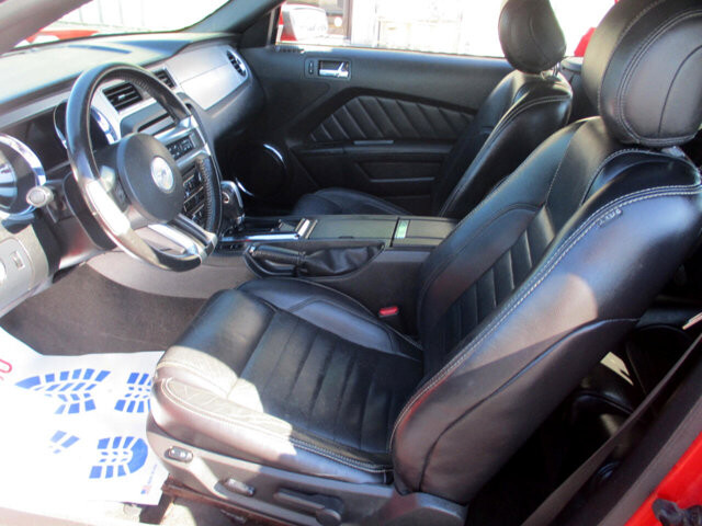 2013 Ford Mustang in Oak Grove, MO 64075 - 18072423 14