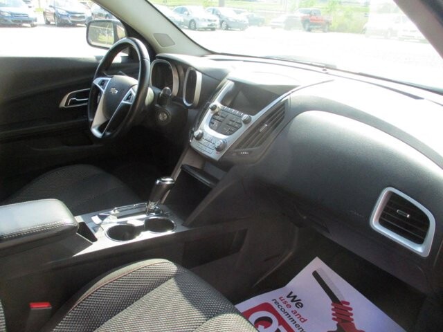 2017 Chevrolet Equinox in Oak Grove, MO 64075 - 18072424 10