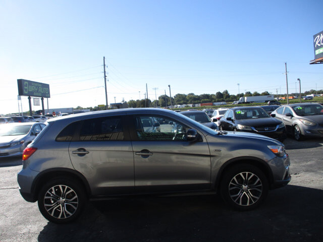 2018 Mitsubishi Outlander Sport in Oak Grove, MO 64075 - 18072426 4