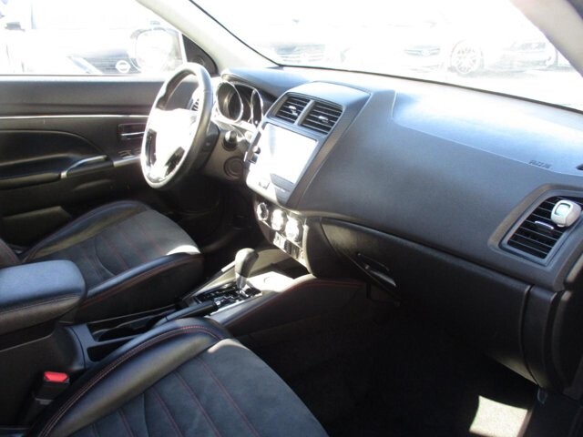 2018 Mitsubishi Outlander Sport in Oak Grove, MO 64075 - 18072426 10