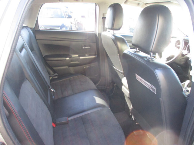 2018 Mitsubishi Outlander Sport in Oak Grove, MO 64075 - 18072426 12