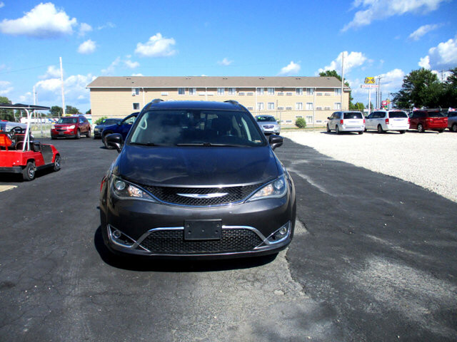 2018 Chrysler Pacifica in Oak Grove, MO 64075 - 18072427 2